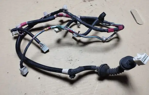 Lexus IS 220D-250-350 Rear door wiring loom 8215453040C
