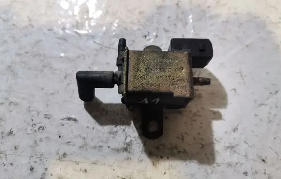 Audi A2 Vacuum valve 028906283F