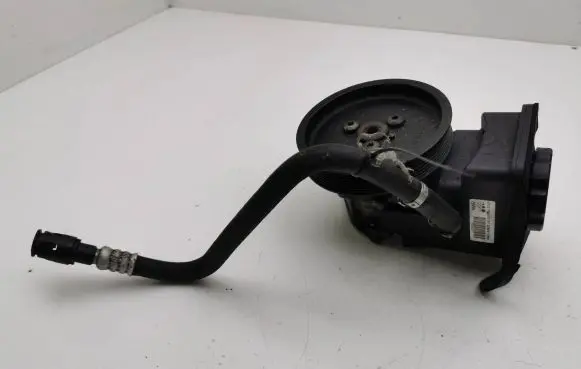 BMW 5 E60 E61 Power steering pump 7693974101