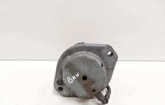 BMW 5 E60 E61 Engine mount bracket 6770726 677072601 586312J