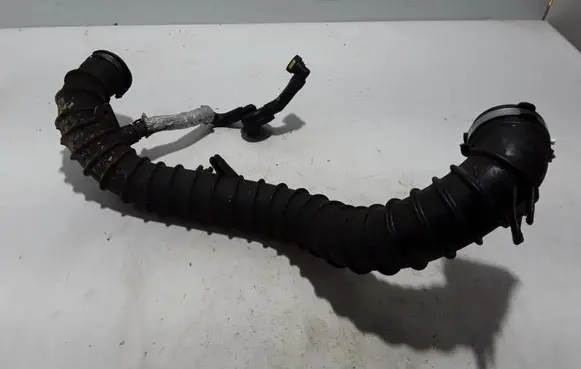 Renault Master II Air intake duct part 8200453032