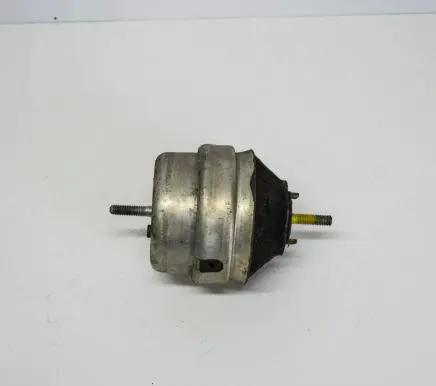 Volkswagen PASSAT B5 Engine mount bracket 8D0199379AE