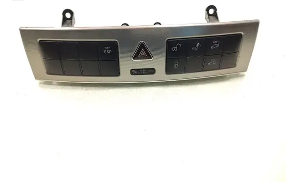 Mercedes-Benz C W203 Hazard light switch 2038706310 33631703