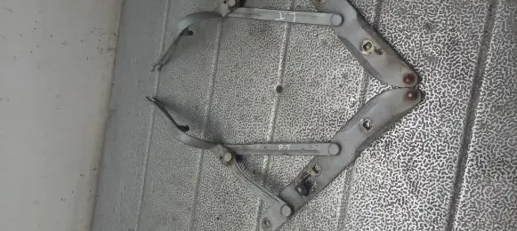 BMW 5 E39 Tailgate/trunk/boot hinge