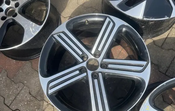Volkswagen Scirocco R19 alloy rim 