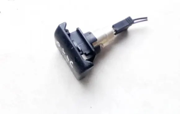 Land Rover Discovery 3 - LR3 Cigarette lighter 