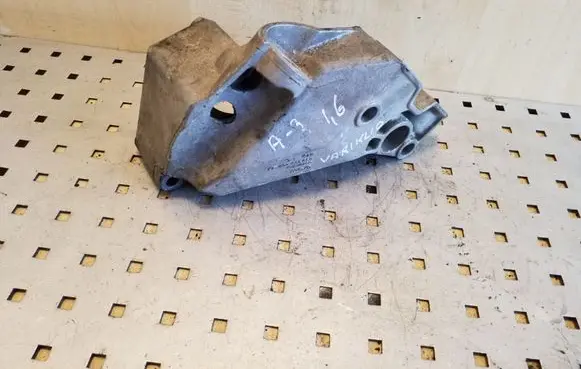 Audi A3 S3 8L Engine mounting bracket 038199207J