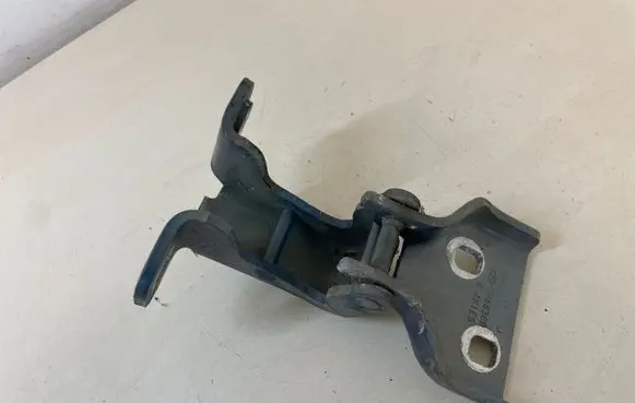 Opel Vivaro Front door upper hinge 311772J 66380