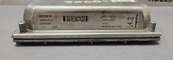 Volvo S60 Engine control unit/module 0281010319 08677708A 28SA5360