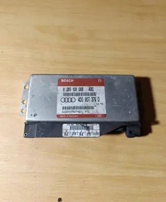 Audi A4 S4 B5 8D Engine control unit/module 4D0907379D 0265108005 DT0545942740