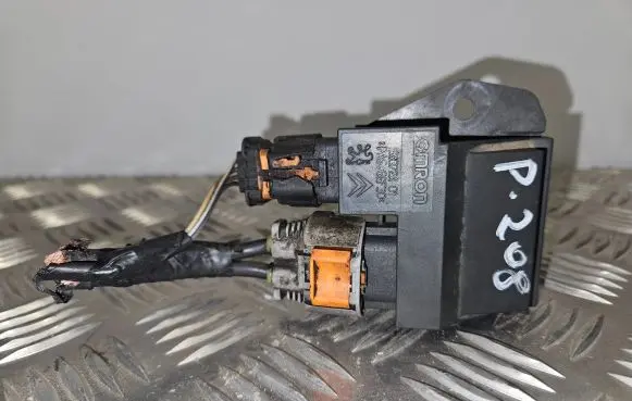 Peugeot 207 Heater blower fan relay 9827870080