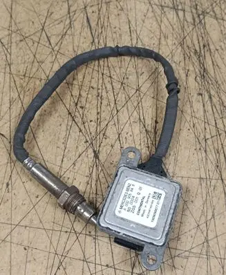 Mercedes-Benz V Class W447 Lambda probe sensor A0009058411