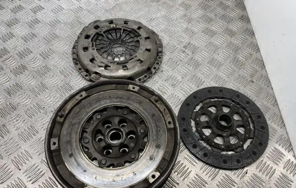 BMW 1 E81 E87 Clutch set kit 7594442 21217594442