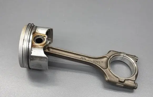 Honda Civic IX Piston with connecting rod RNA55 HFA R3AG0