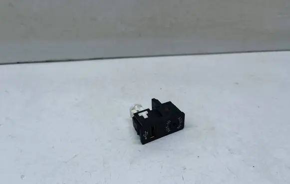 BMW 3 F30 F35 F31 AUX in-socket connector 9229246 84109229246