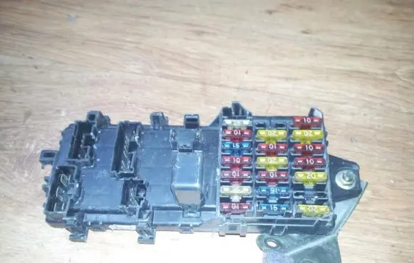 Mitsubishi Lancer Fuse box set