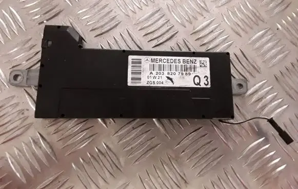 Mercedes-Benz C AMG W203 Aerial antenna amplifier A2038207989