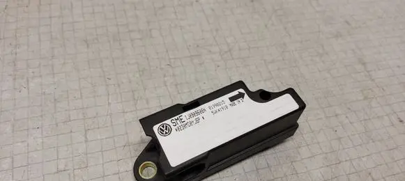 Volkswagen PASSAT B5 Airbag deployment crash/impact sensor 1J0909606N 01990215 5WK41910