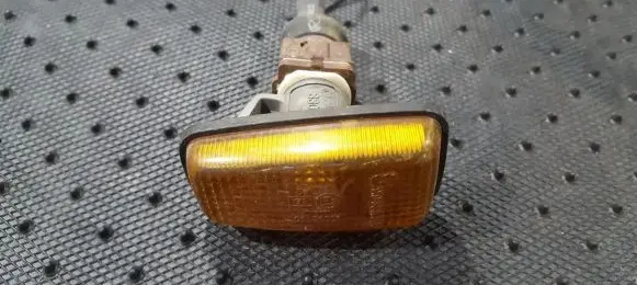 Citroen Berlingo Front fender indicator light