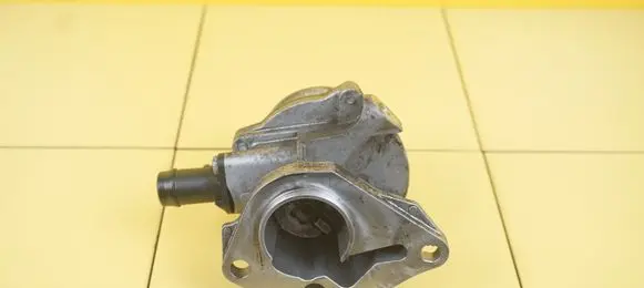 Renault Captur Vacuum pump 46505272R K9K608
