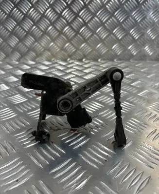 Headlight/headlamp level sensor