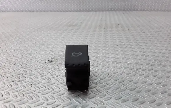 Volkswagen PASSAT B5.5 Tailgate opening switch 1J0959831A