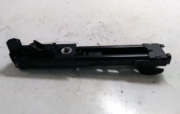 Volkswagen Golf Plus Seat belt height adjuster 1T0857819