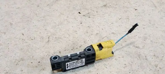 Volkswagen Touareg I Airbag deployment crash/impact sensor 7L0909606D 204036150108 204036