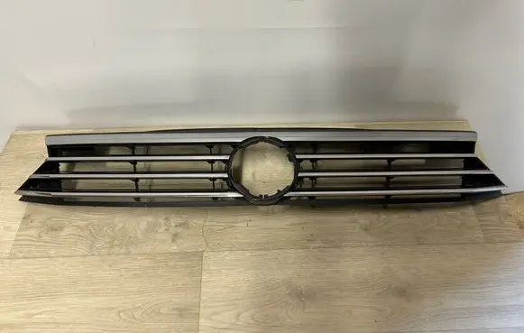 Volkswagen PASSAT B8 Front bumper upper radiator grill 3G0853653 3G0853651 3C0853651A