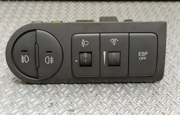 Hyundai H-1, Starex, Satellite Light switch 933104H000