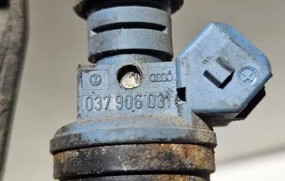 Volkswagen PASSAT B4 Fuel main line pipe 037906031 0280160507