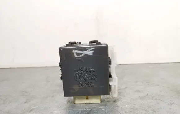 Toyota RAV 4 (XA40) Other control units/modules 0515004280 8597042010
