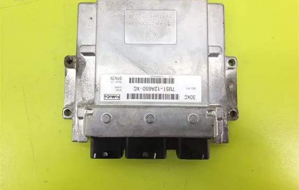Ford Focus Engine control unit/module 7M51-12A650-XC