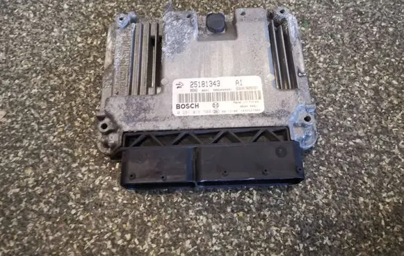 Chevrolet Captiva Engine control unit/module 25181343 0281016588