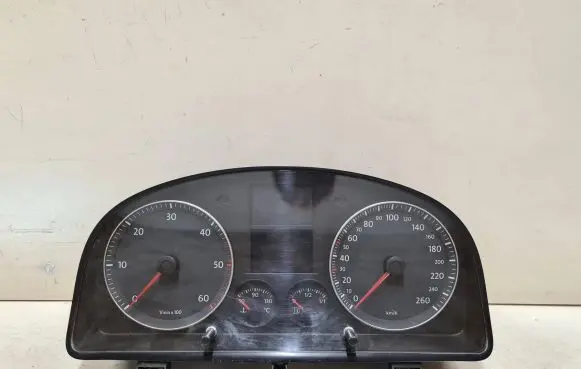 Volkswagen Touran I Speedometer (instrument cluster) 1T0920864A V0002000