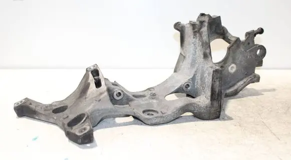 Volkswagen PASSAT B8 Generator/alternator bracket 04L903143D 04L903143E