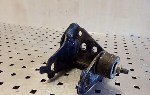 Toyota Corolla E120 E130 Gearbox mounting bracket