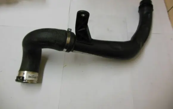 Jeep Cherokee Intercooler hose/pipe K68141374AD