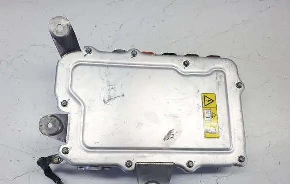 Tesla Model S Voltage converter/converter module 105989100B 105989100 1059891