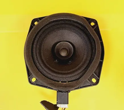 Mitsubishi Colt Front door speaker MN141417