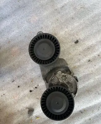 Volvo V70 Alternator belt tensioner 