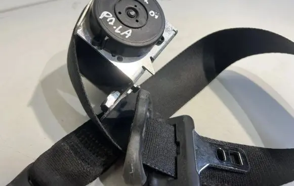 Ford Focus C-MAX Front seatbelt 601597400 041208 1040R00000