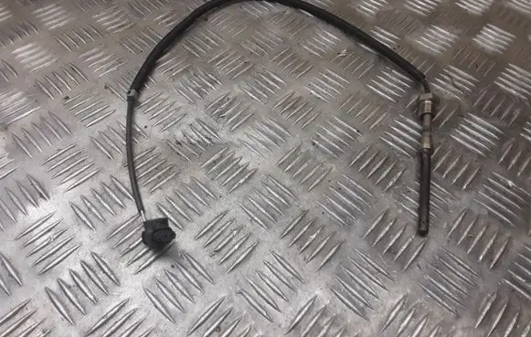 Mercedes-Benz E W211 Exhaust gas temperature sensor A0009058804