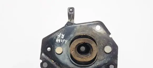 Nissan Qashqai Engine mount bracket