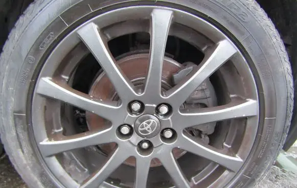 Toyota Avensis Verso R12 alloy rim 