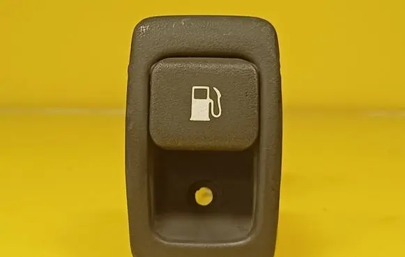 Hyundai Trajet Fuel tank opening switch 9355537000