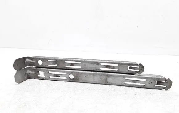 Volvo XC90 Headlight/headlamp mounting bracket 8637181 8637182