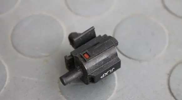 Hyundai ix35 Outside/external air temperature sensor 