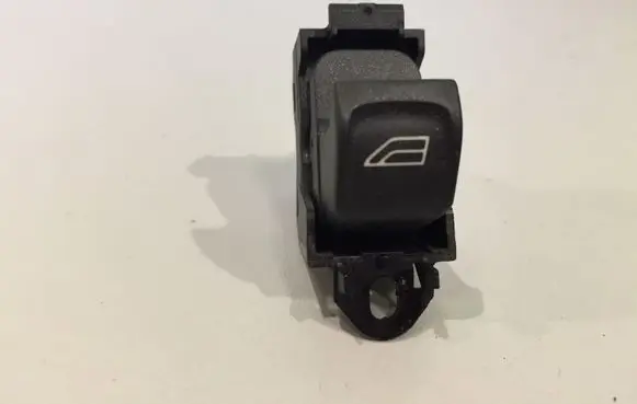 Volvo V50 Electric window control switch 30773217 03453405 01105071431147