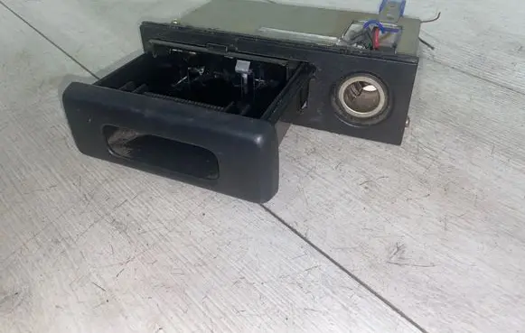 Nissan X-Trail T30 Car ashtray 688008h70a